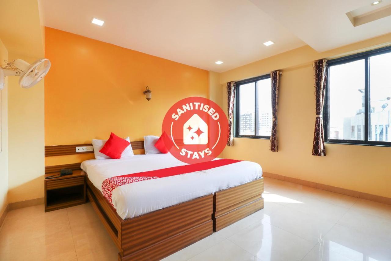Oyo 10679 Hotel Nanashree Executive Vagholi Esterno foto