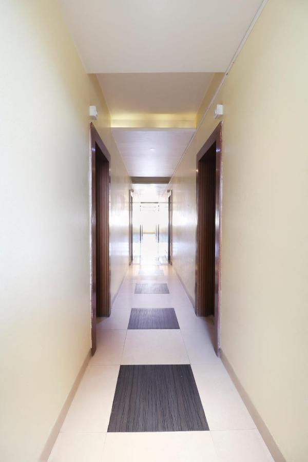 Oyo 10679 Hotel Nanashree Executive Vagholi Esterno foto